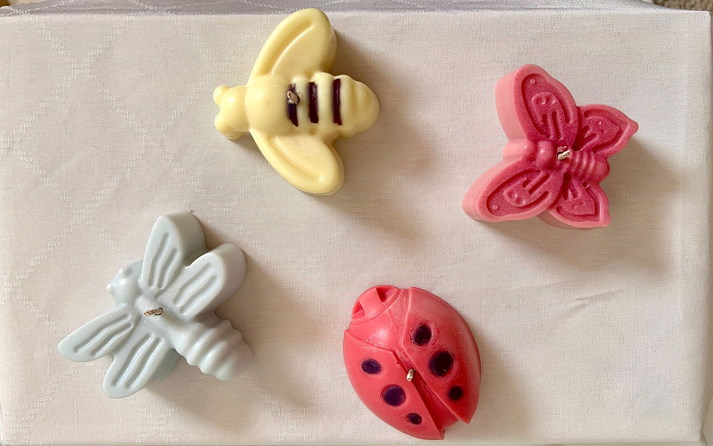 4 insectos
